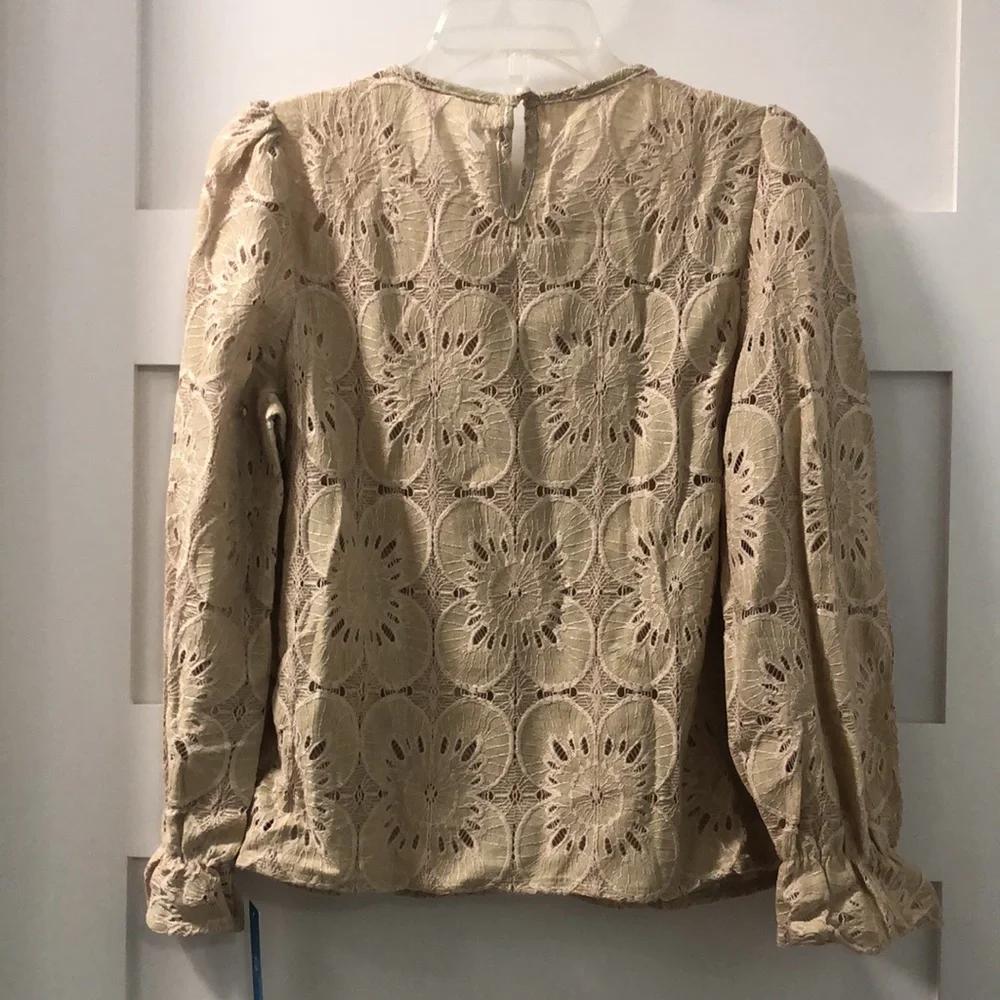 NEW CUPSHE Eyelet Top Womens M Shirt Dressy Embroidered Crochet blouse NWT Beige - Picture 8 of 14